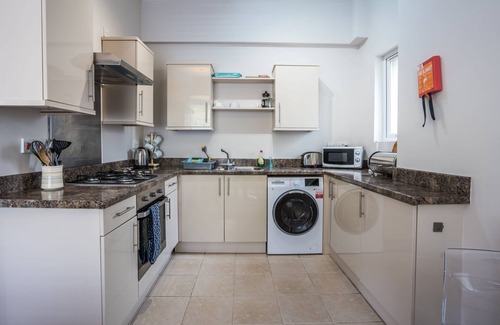 Torquay City Centre Cottage | 11 Astor House - one bed modern and comfortable ground floor apartment