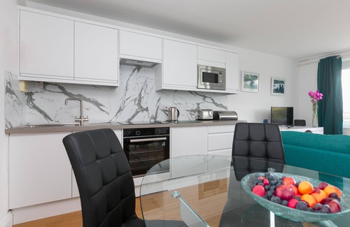 St Ives Apartment | 11 Carrack Widden – Sleeps Two – Sea Views – Parking
