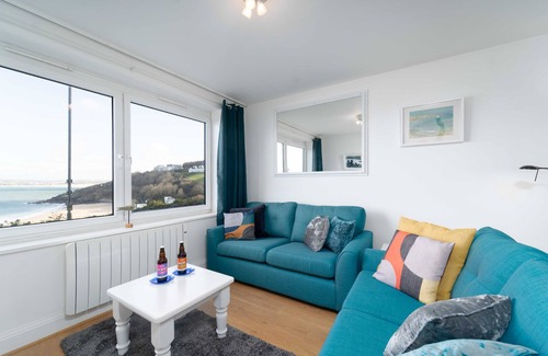 St Ives Apartment | 11 Carrack Widden – Sleeps Two – Sea Views – Parking