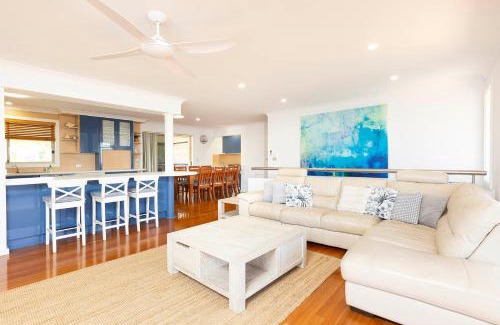 Forster House | 11 Lakeview Crescent