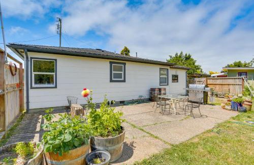 Blue Lake House | 11 Mi to Arcata Bay Home with Garden in Blue Lake!