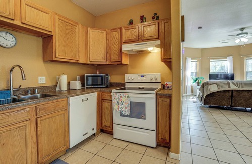 Northeast Houston House | 11 Mi to Dtwn Houston: Pet-Friendly Home w/Yard!