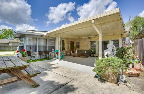 Westwego House | 11 Mi to NOLA Westwego Home with Sunroom!