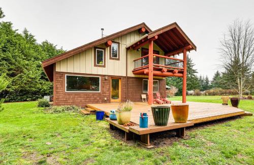 Port Angeles House | 11 Mi to Olympic National Park Home with Deck!