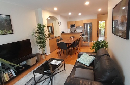Adelaide Central Business District Apartment | 11 on Hurtle. Comfortable 3 Bedroom Apt Central CBD Location. Long stay welcome.