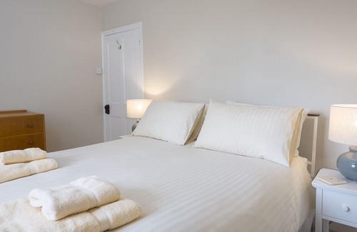 Salcombe Cottage | 11 Robinsons Row, SALCOMBE
