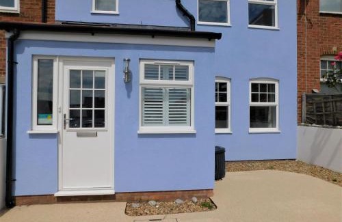 Sheringham House | 11 Seaview