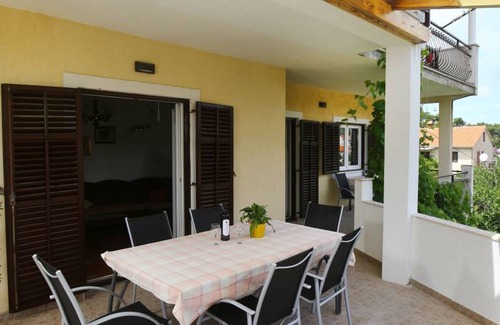 Splitska Apartment | 110 m² Apartment ∙ 3 bedrooms ∙ 6 guests