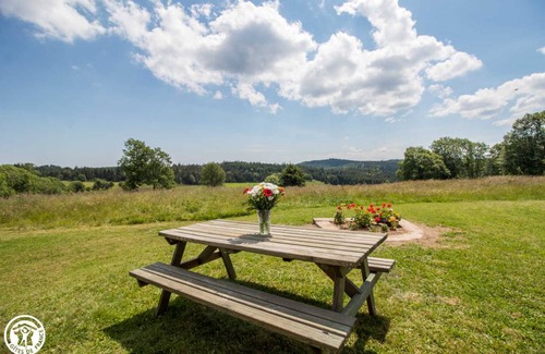 Saint-Antheme House | 110 m² Gîte ∙ 3 bedrooms ∙ 6 guests