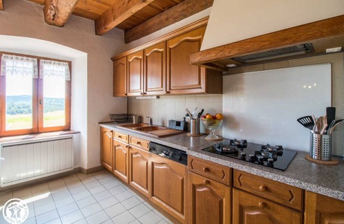 Saint-Antheme House | 110 m² Gîte ∙ 3 bedrooms ∙ 6 guests