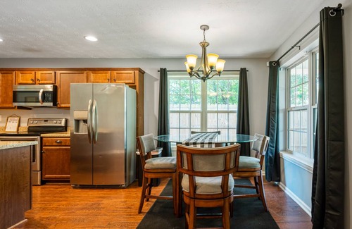 Emerson House | 110 m² House ∙ 3 bedrooms ∙ 6 guests