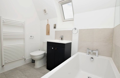 Bristol Villa | 111 m² Villa ∙ 2 bedrooms ∙ 6 guests