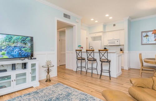 Ko Olina Condo | (1110-3) Upgraded and Tastefully Decorated 2 Bed, 2 Bath Ground Floor Condo Near Pool