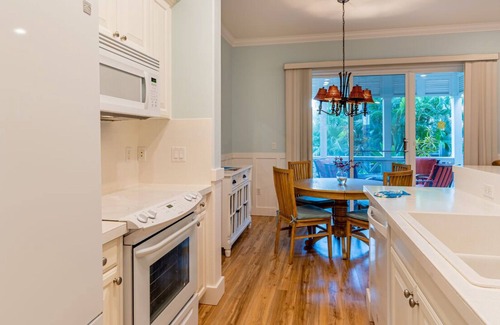 Ko Olina Condo | (1110-3) Upgraded and Tastefully Decorated 2 Bed, 2 Bath Ground Floor Condo Near Pool