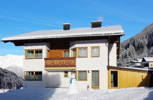 See Apartment | 112 m² Apartment ∙ 6 bedrooms ∙ 13 guests