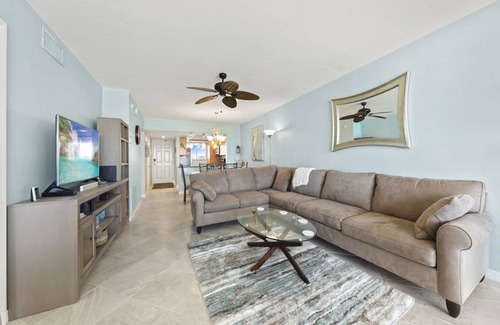 South Island Condo | 112 m² Condo ∙ 2 bedrooms ∙ 4 guests