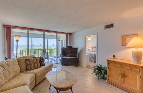 South Island Condo | 112 m² Condo ∙ 2 bedrooms ∙ 4 guests