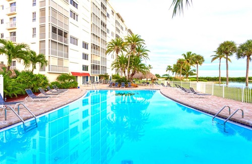 South Island Condo | 112 m² Condo ∙ 2 bedrooms ∙ 4 guests