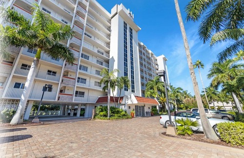 South Island Condo | 112 m² Condo ∙ 2 bedrooms ∙ 6 guests