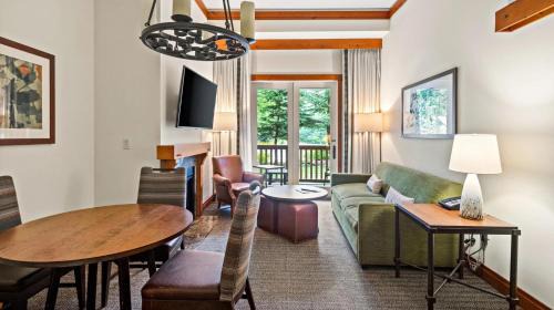 Stowe Area Resort | 1124A 2 bdrm The Pines Ski In Ski Out Lodge At Spruce Peak By Stowe Mountain Rentals