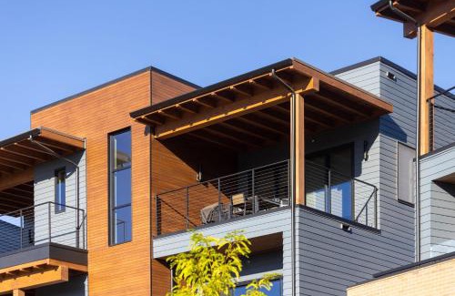 Bend House | 1127 Aerie Buyout 2 Units w Hot TubMountain Views Near Downtown