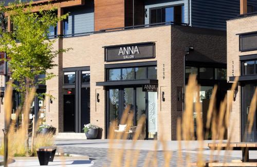 Bend House | 1127 Aerie Buyout 2 Units w Hot TubMountain Views Near Downtown