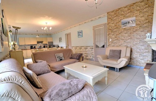 Roz-sur-Couesnon House | 113 m² Gîte ∙ 4 bedrooms ∙ 8 guests