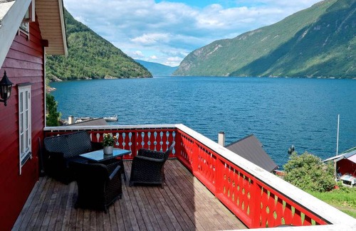 Vik House | 115 m² House ∙ 3 bedrooms ∙ 4 guests