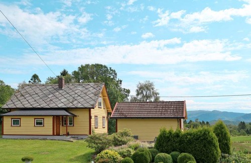 Tysnes House | 115 m² House ∙ 5 bedrooms ∙ 8 guests