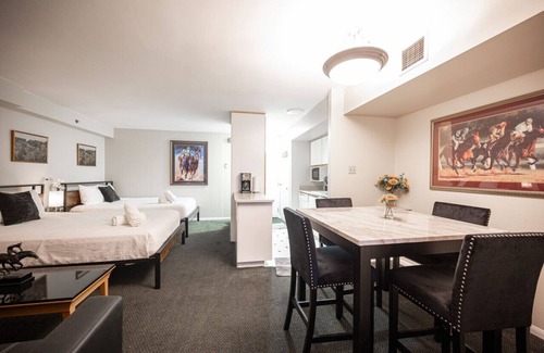 Las Vegas Strip Condo | 1162 · PENTHOUSE SUITE on the Strip - 6 Comfy BEDS!