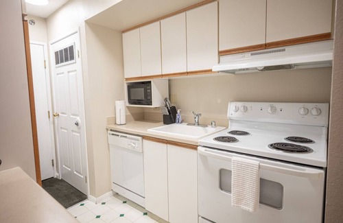 Las Vegas Strip Condo | 1162 · PENTHOUSE SUITE on the Strip - 6 Comfy BEDS!