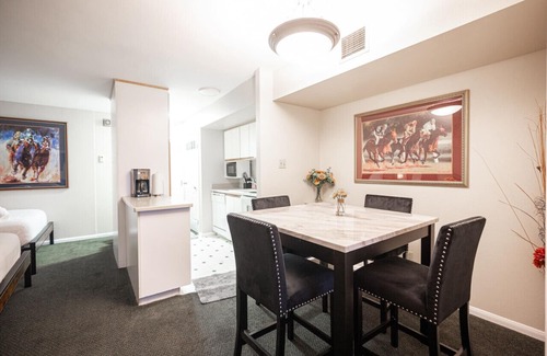 Las Vegas Strip Condo | 1162 · PENTHOUSE SUITE on the Strip - 6 Comfy BEDS!