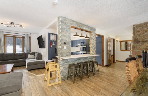 Fraser Ski Chalet | 11BR 8Bath Chalet with mountain views and close to the bus.