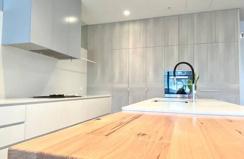 Mornington Apartment | 11ESP · What a spot! Perfect for that Mornington Getaway!