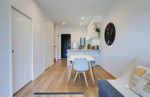 Auckland Apartment | 12/47A Huntington Drive