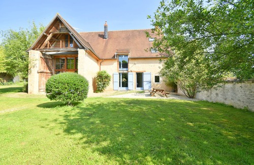 Lignieres House | 12-bedroom gîte for 30 people.