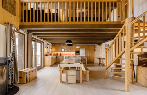 Novallay Ski Chalet | 12 guests big and fully renovated chalet 10mn drive from the ‘3 Vallées’ !