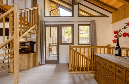 Novallay Ski Chalet | 12 guests big and fully renovated chalet 10mn drive from the ‘3 Vallées’ !