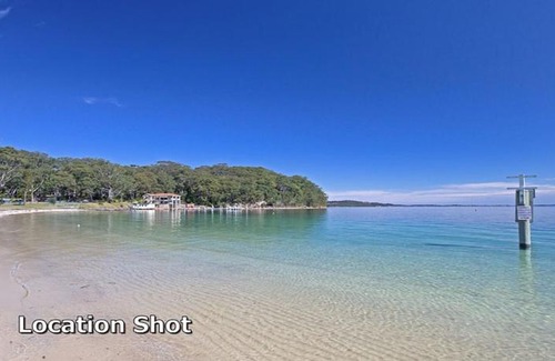 Nelson Bay Apartment | 12 'Intrepid' 3 Intrepid Close - right on the beachfront