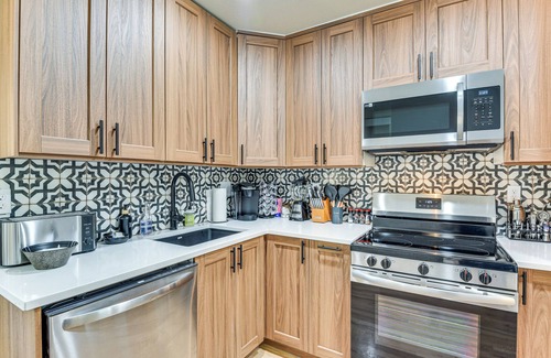 Tulsa House | 12 Mi to BOK Center: Pet-Friendly Home w/Yard!