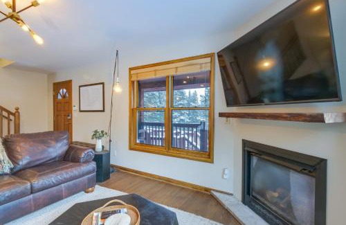 Quandary Village House | 12 Mi to Breckenridge Ski Resort Cabin with Hot Tub