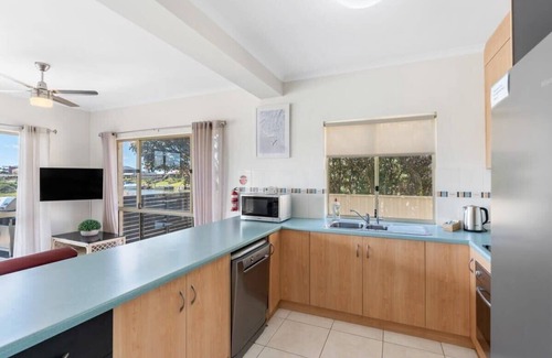 Nangkita House | 12 Wentworth Pde Hindmarsh Island - Wi-Fi Included