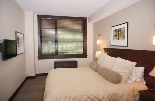 Snowmass Village Hotel | 120 Carriage Way #2205 (203157-9419) - 2 Br Condo