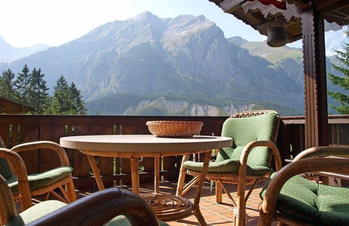 Kandersteg Other | 120 m² Accommodation ∙ 3 bedrooms ∙ 6 guests