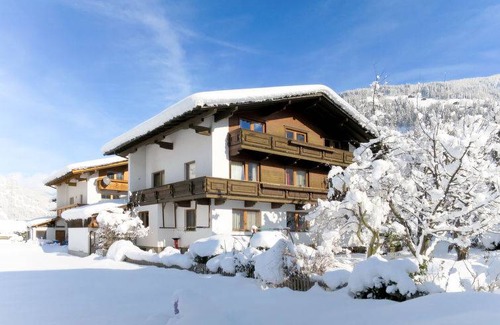 Hippach Apartment | 120 m² Apartment ∙ 4 bedrooms ∙ 11 guests