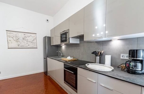 Noailles Apartment | 120 m² Apartment ∙ 5 bedrooms ∙ 9 guests
