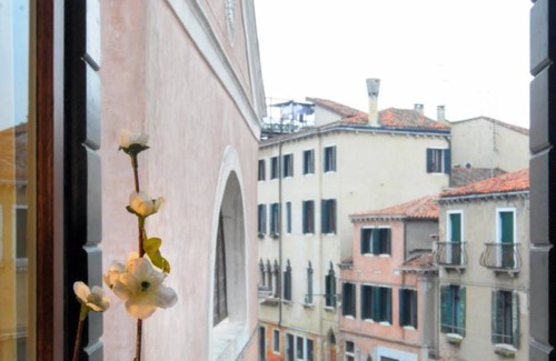 Dorsoduro Apartment | 120 m² Apartment ∙ 2 bedrooms ∙ 5 guests