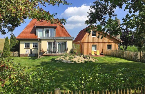 Fedderwardersiel House | 120 m² House ∙ 3 bedrooms ∙ 6 guests