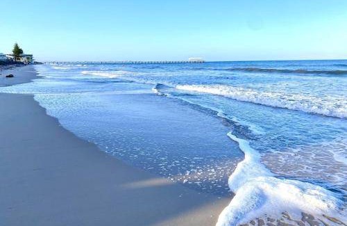 Henley Beach House | 120 m² House ∙ 1 bedroom ∙ 2 guests