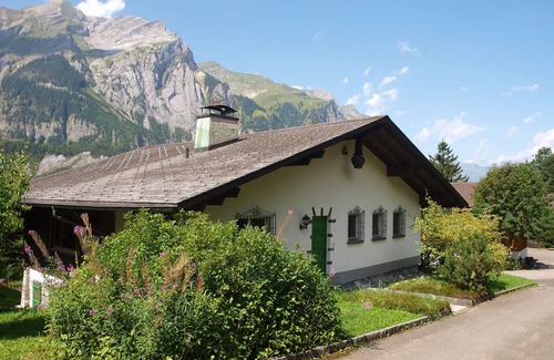 Kandersteg House | 120 m² House ∙ 3 bedrooms ∙ 6 guests